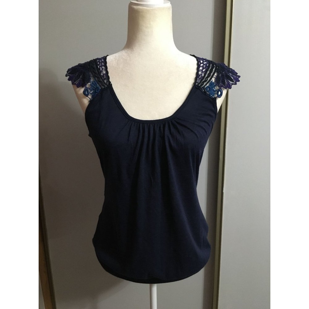 THREADS Large Blue Sleeveless Crochet USA Floral Tank Top